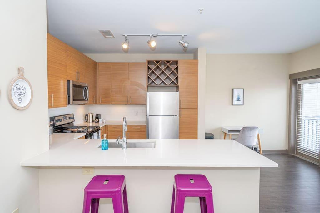 Urban 1Br In Uptown Area With Gym And Balcony Apartment Шарлът Екстериор снимка